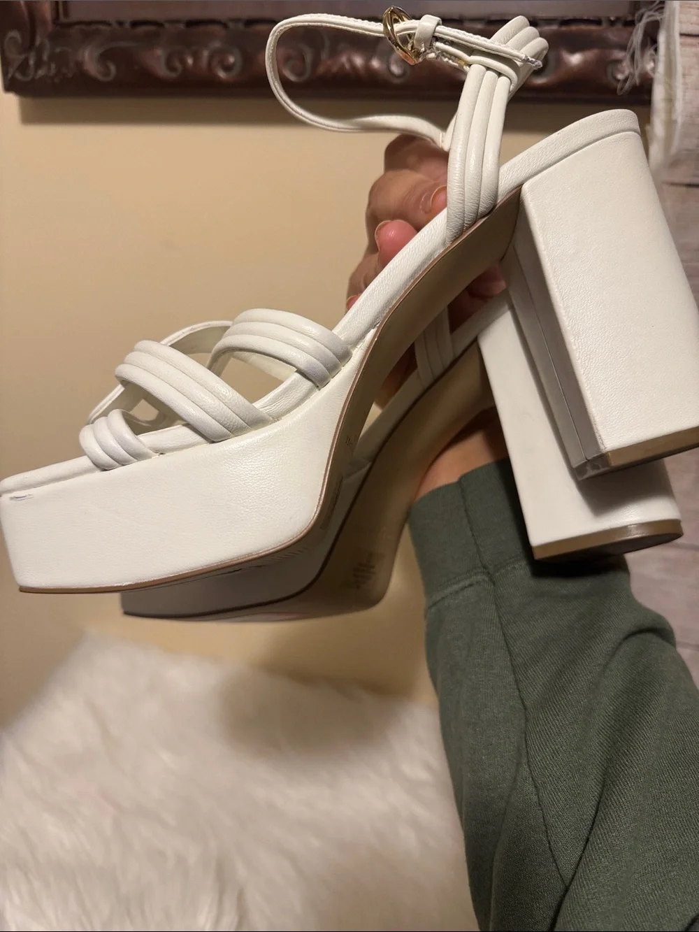 Marc Fisher White Knotted Platform Sandals Size 10